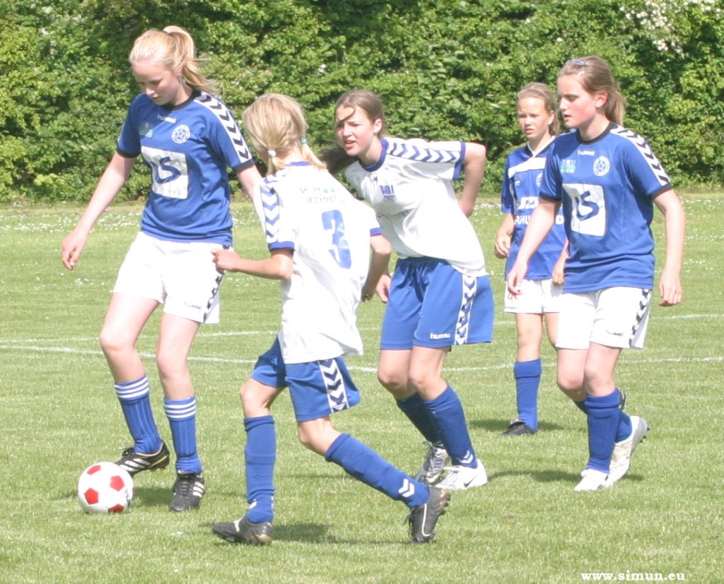 u13pigeraiatranbjergbmi0811.jpg