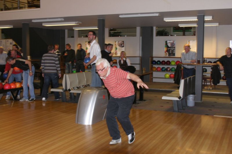 bowling0842.jpg